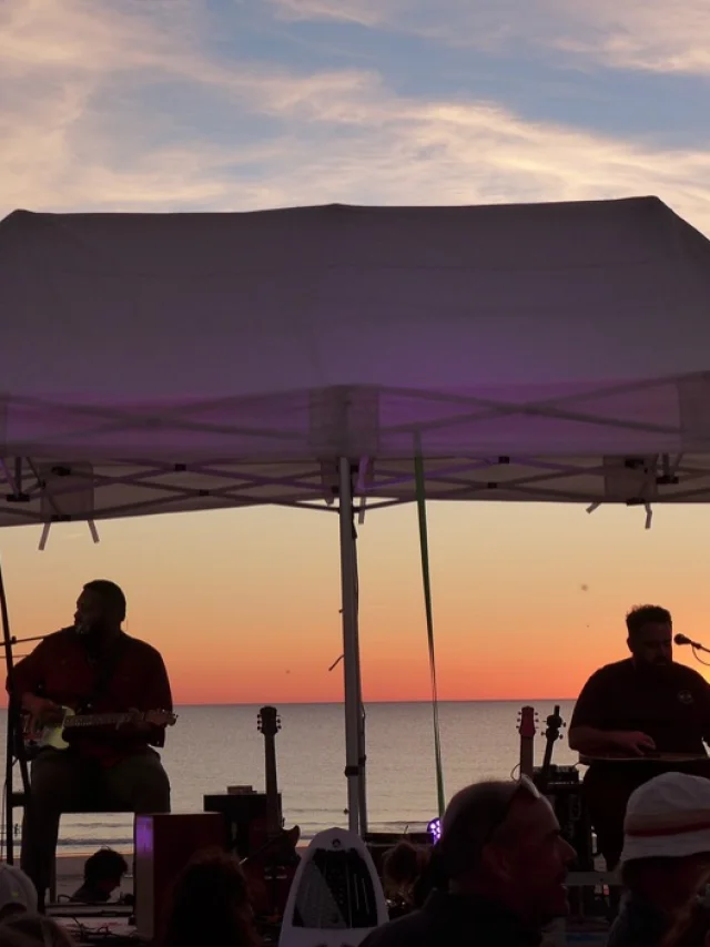 1 Live Music Franck Et Damien Photo Mitch At The Beach